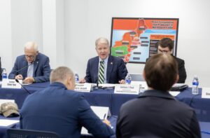 Sen. Argall chairing a Senate Majority Policy Committee hearing focused on energy prices.