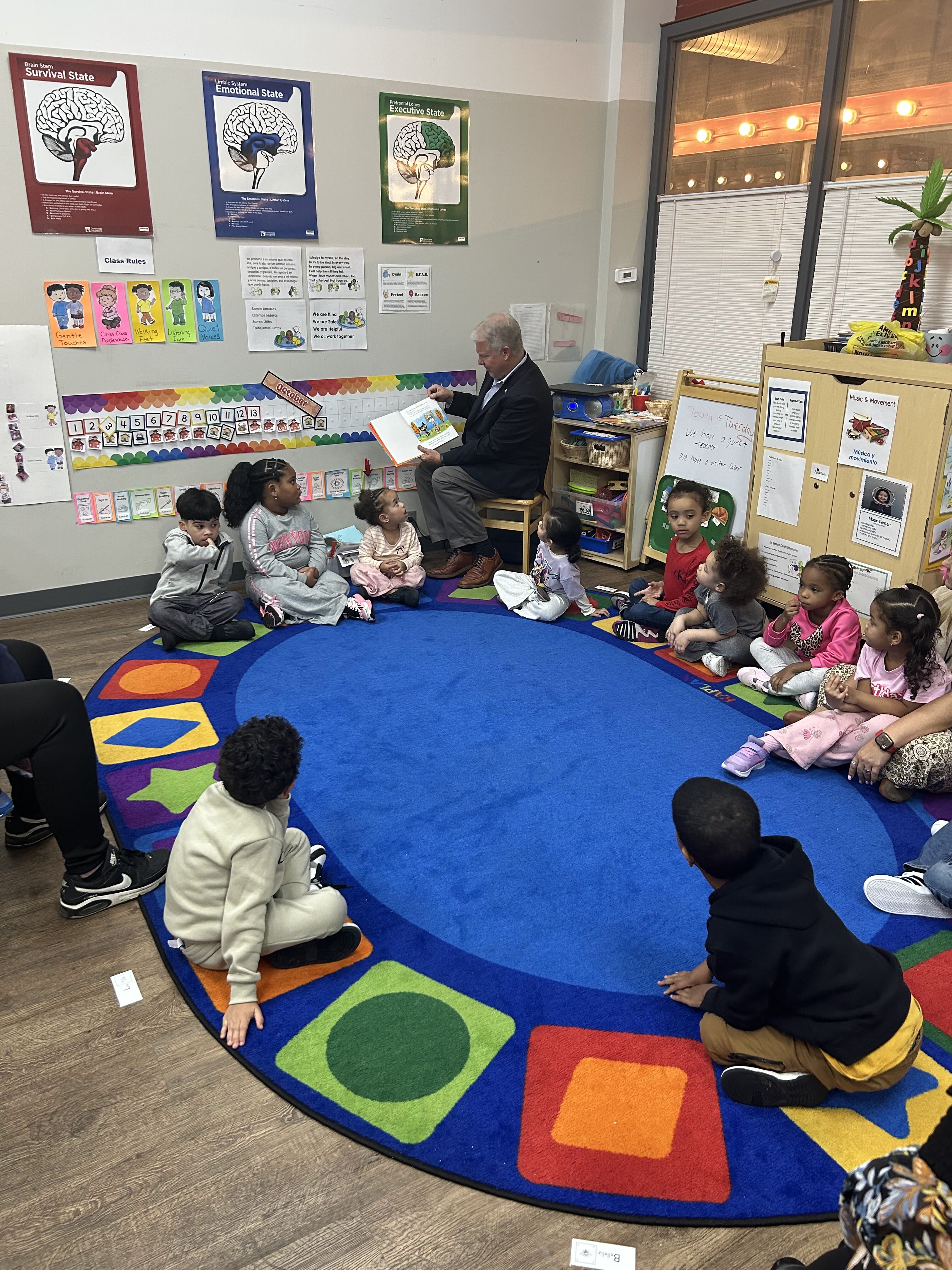 Sen. Argall reading to a group of Head Start students at Luzerne Community College in Hazleton.